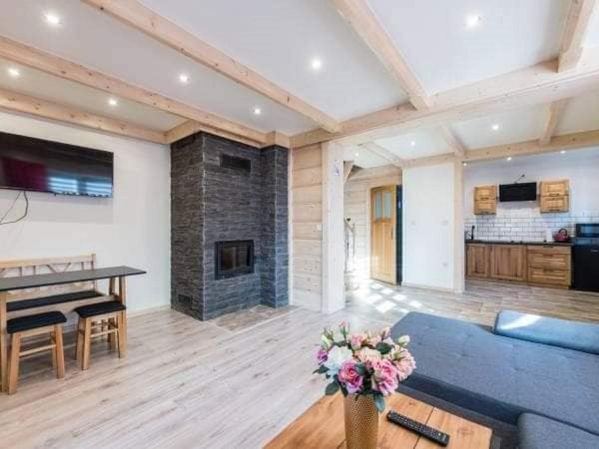 Deluxe Two-Bedroom House Mountain view 5